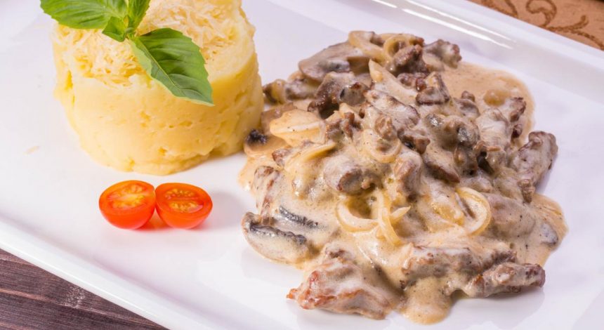 Бефстроганов из говядины: как приготовить вкусное мясо в сметанном соусе