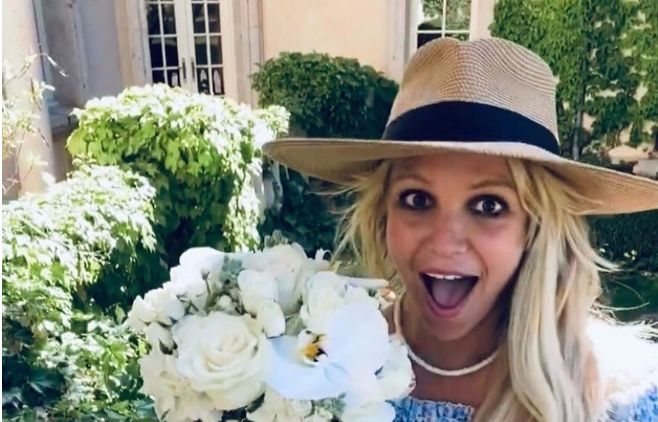 Спирс объяснила странные танцы / фото instagram.com/britneyspears Спирс объяснила странные танцы / фото instagram.com/britneyspears