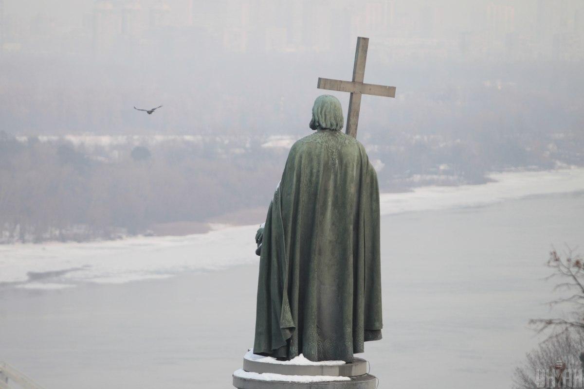 Киев заметет снегом / фото УНИАН (Борис Корпусенко) Киев заметет снегом / фото УНИАН (Борис Корпусенко)
