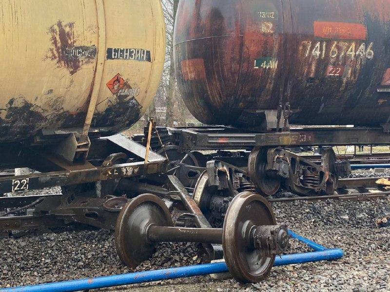 Інцидент стався під час маневрових робіт з порожніми вагонами неробочого парку / фото УНІАН Олег Булашев Інцидент стався під час маневрових робіт з порожніми вагонами неробочого парку / фото УНІАН Олег Булашев
