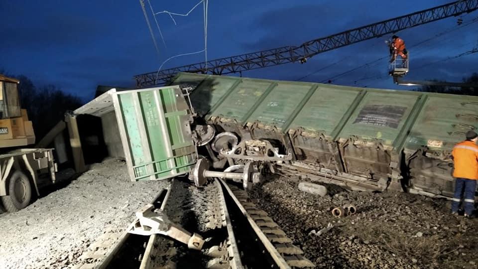 Авария на железной дороге / фото facebook.com/MNSDNE