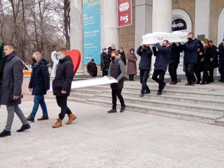 У Запоріжжі попрощалися з Ольгою Глівою / фото zp.depo.ua У Запоріжжі попрощалися з Ольгою Глівою / фото zp.depo.ua