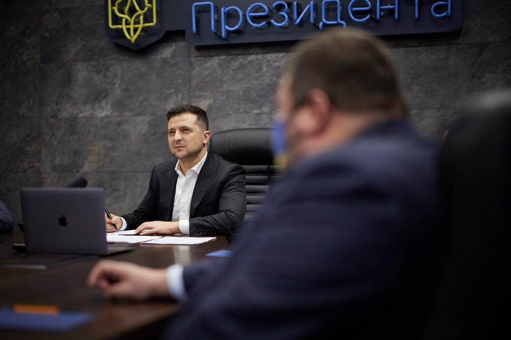 Кабмін має запропонувати заходи для боротьби з підробкою ПЛР-тестів та сертифікатів про вакцинацію проти COVID-19 / фото president.gov.ua Кабмін має запропонувати заходи для боротьби з підробкою ПЛР-тестів та сертифікатів про вакцинацію проти COVID-19 / фото president.gov.ua