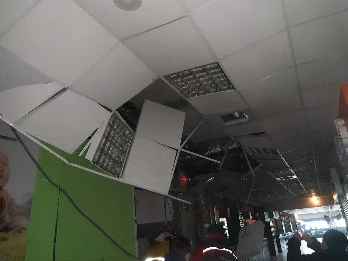 Правоохранители устанавливают причины взрыва в ТЦ "Майдан" / фото Нацполиции Правоохранители устанавливают причины взрыва в ТЦ "Майдан" / фото Нацполиции