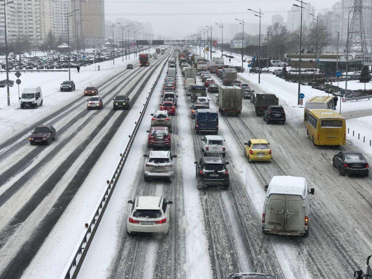 Снегопад в Киеве - Кличко нашел виновных в пробках ...