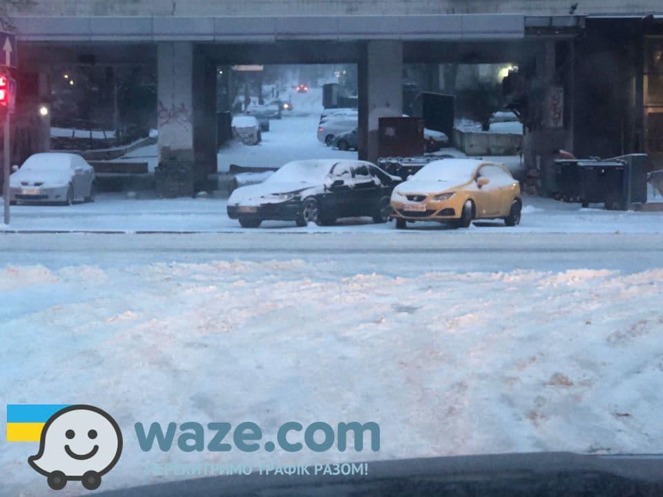Київ занесло снігом / Фото waze.com Київ занесло снігом / Фото waze.com