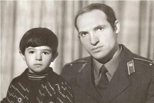 На фотографії Олександр Лукашенко разом зі своїм старшим сином Віктором / фото president.gov.by На фотографії Олександр Лукашенко разом зі своїм старшим сином Віктором / фото president.gov.by