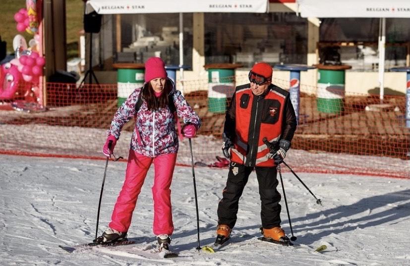 Гірськолижний комплекс «Сорочин Яр» підходить як для досвідчених лижників та сноубордистів, так і для новачків / instagram.com/sorochin_yar