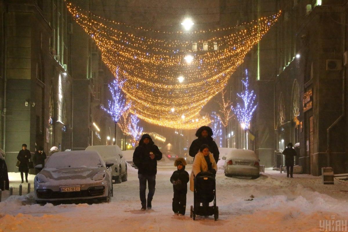 Снегопад в Киеве - в КГГА предупредили о закрытии школ и садиков в Киеве / Фото УНИАН, Денис Прядко Снегопад в Киеве - в КГГА предупредили о закрытии школ и садиков в Киеве / Фото УНИАН, Денис Прядко