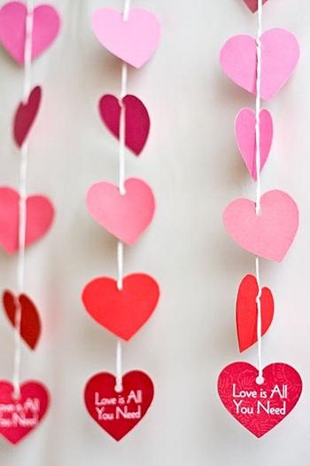 Гірлянда з валентинки / фото pinterest.com Гірлянда з валентинки / фото pinterest.com