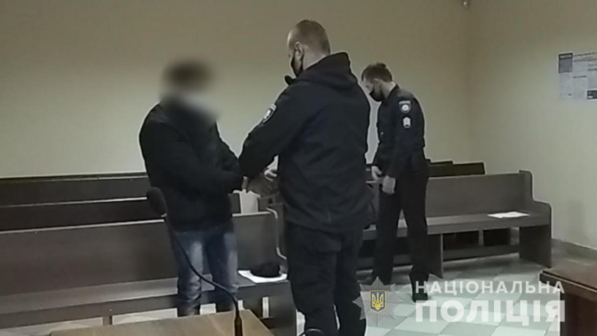 Зловмиснику загрожує до п'яти років в'язниці / Нацполіція Зловмиснику загрожує до п'яти років в'язниці / Нацполіція