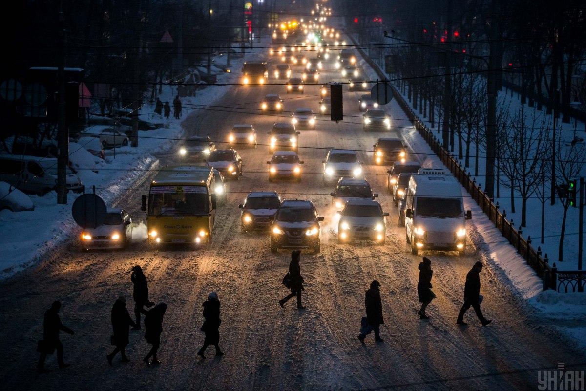 У Києві через негоду виникли проблеми з рухом транспорту / фото УНІАН