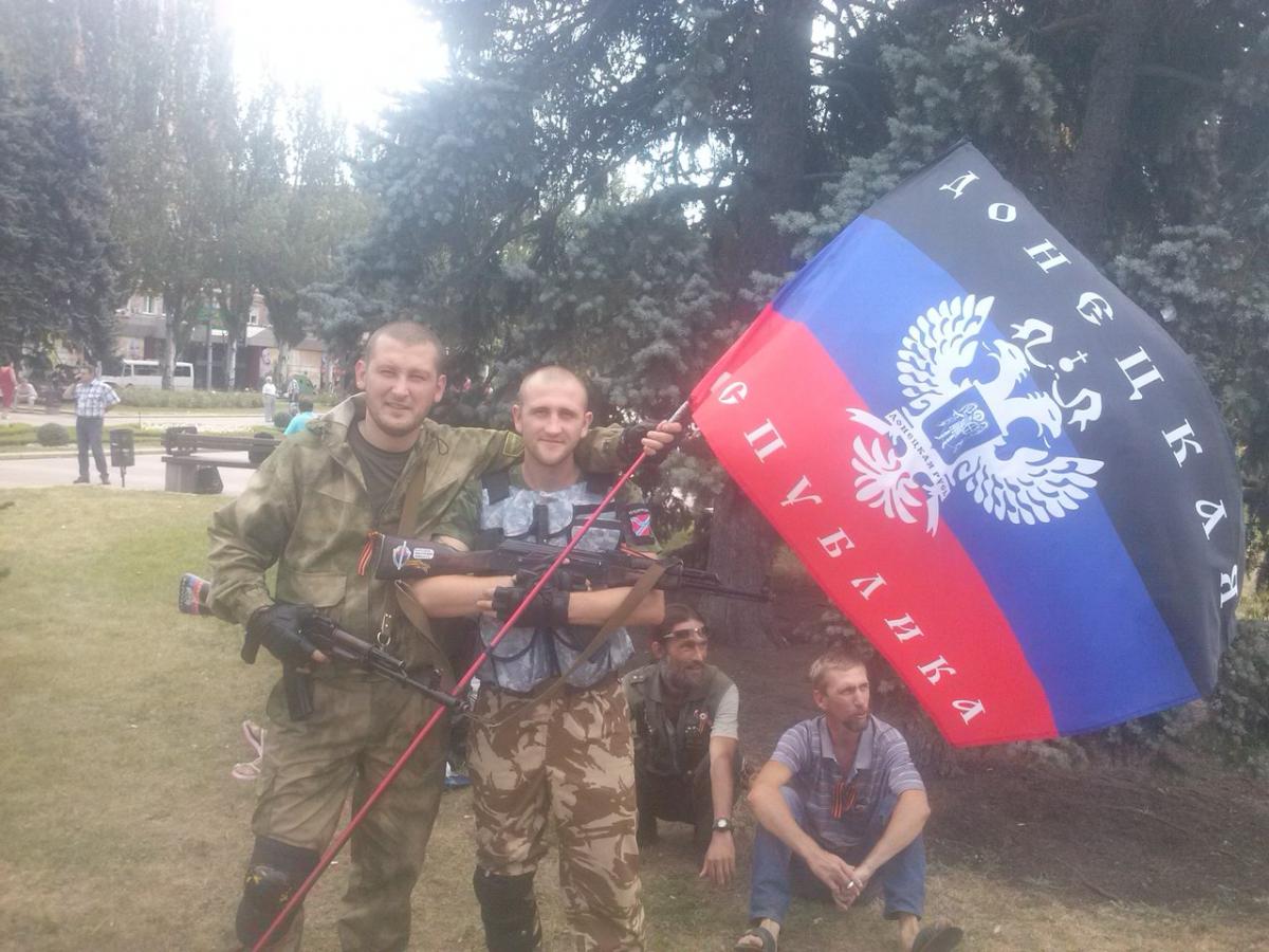 Конвоиры 'ДНР'. Чем и как живут сегодня боевики, устроившие 'парад пленных' в Донецке в 2014 году