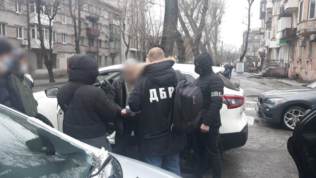 На Дніпропетровщині поліцейська та адвокат попались на хабарі / фото gp.gov.ua На Дніпропетровщині поліцейська та адвокат попались на хабарі / фото gp.gov.ua