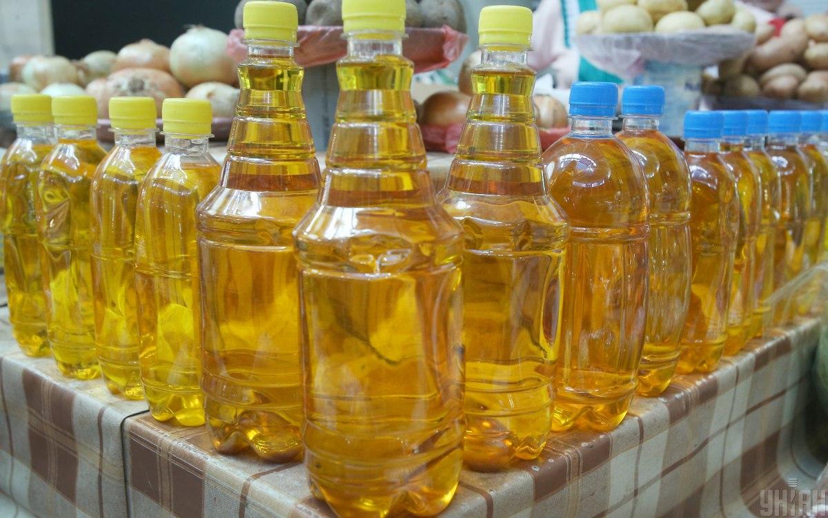 УНИАН выяснил, зачем добавляли соль в подсолнечное масло / фото УНИАН