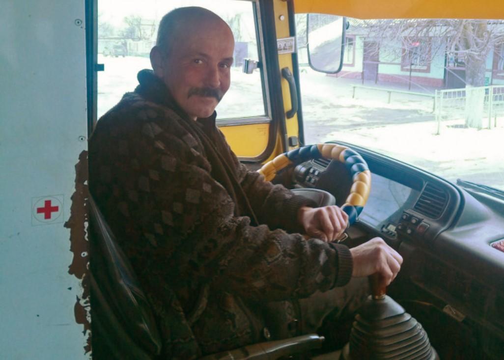 Для безкоштовного проїзду школярі повинні показати водію свій щоденник / фото "Транспорт Херсона"/Facebook Для безкоштовного проїзду школярі повинні показати водію свій щоденник / фото "Транспорт Херсона"/Facebook