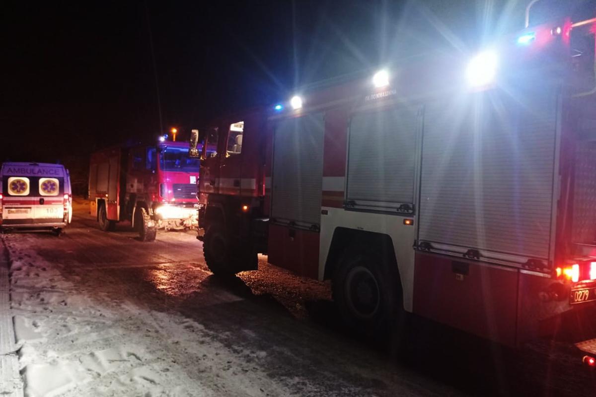 Пожежа у Дніпрі забрала життя трьох осіб / фото ДСНС Пожежа у Дніпрі забрала життя трьох осіб / фото ДСНС