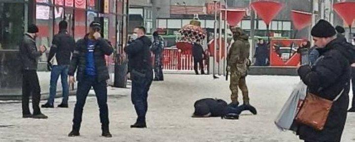 Затримали агента під час одержання повного комплекту технічної документації з грифом "таємно" / скріншот з відео Затримали агента під час одержання повного комплекту технічної документації з грифом "таємно" / скріншот з відео