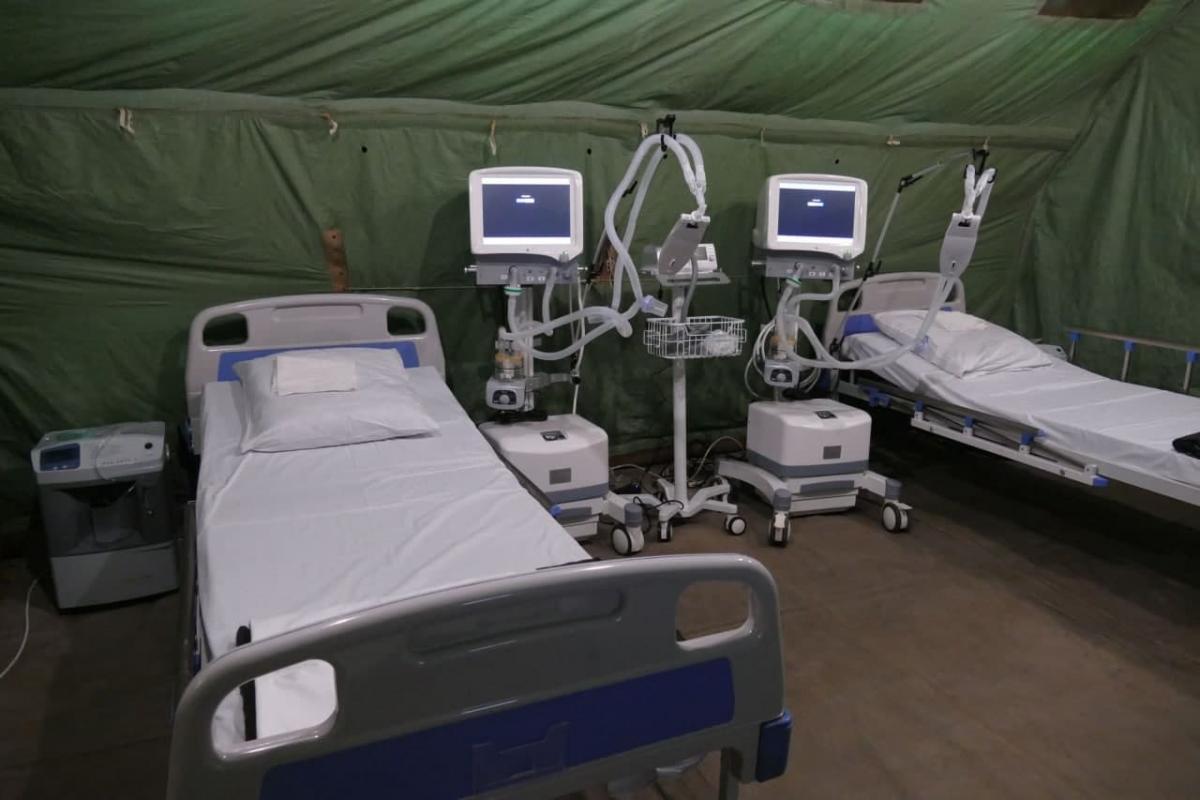 Японія передала декільком українським військовим госпіталям медичне обладнання / фото ДСНС України