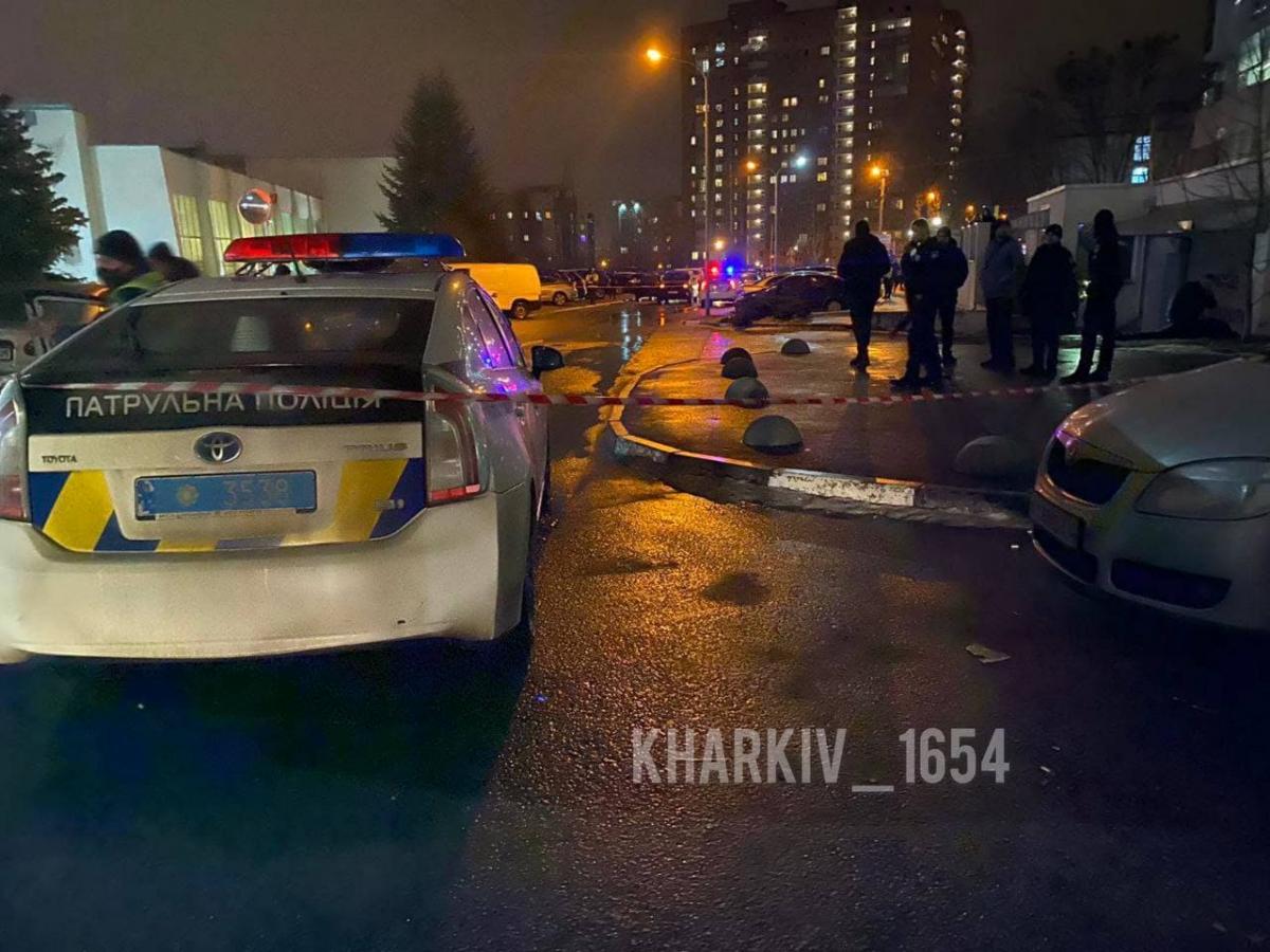 У Харкові застрелили чоловіка / фото: Харків 1654 У Харкові застрелили чоловіка / фото: Харків 1654