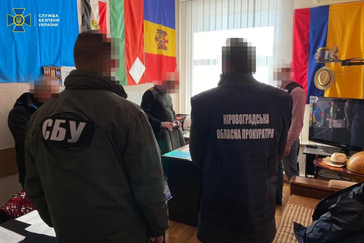 Посадовця Кропивницької Льотної академії затримали на хабарі в лютому 2021 року / фото ssu.gov.ua Посадовця Кропивницької Льотної академії затримали на хабарі в лютому 2021 року / фото ssu.gov.ua
