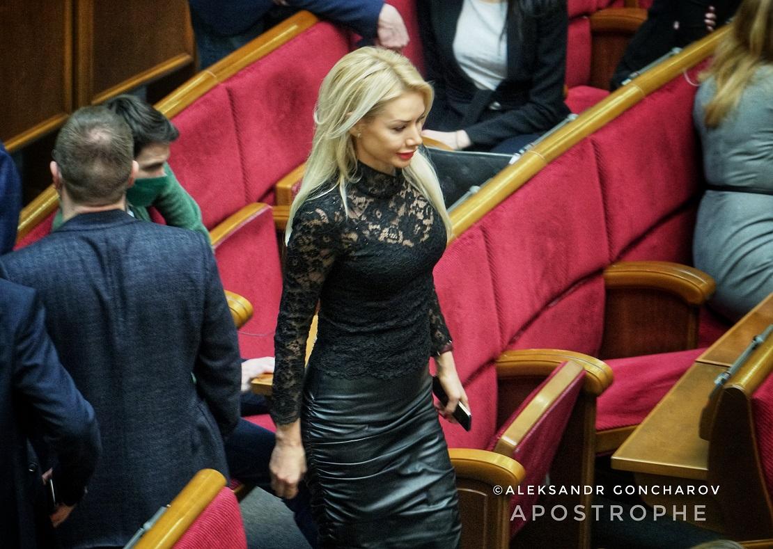 Депутат показала пикантный наряд / apostrophe.ua Депутат показала пикантный наряд / apostrophe.ua