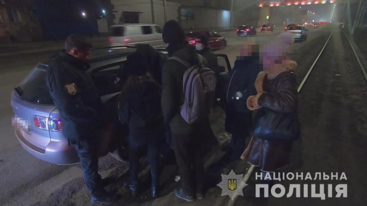 В Одесі затримали шахрайок, які обкрадали пенсіонерів / фото od.npu.gov.ua В Одесі затримали шахрайок, які обкрадали пенсіонерів / фото od.npu.gov.ua