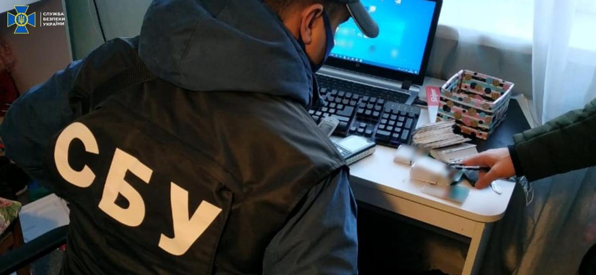 Російські боти - СБУ заблокувала ще одну "ботоферму" з Росії / facebook.com/SBULviv Російські боти - СБУ заблокувала ще одну "ботоферму" з Росії / facebook.com/SBULviv