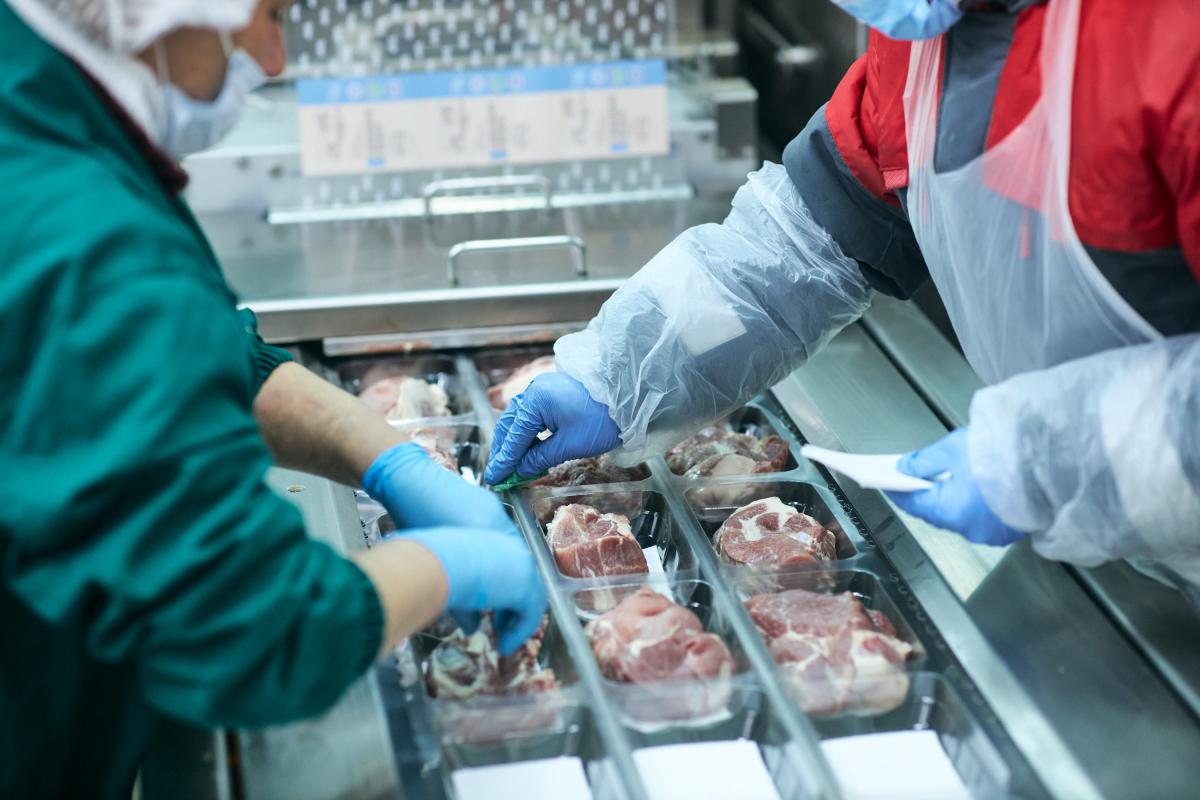 Well Meat: Как в киевской области делают колбасу для крупных торговых сетей Well Meat: Как в киевской области делают колбасу для крупных торговых сетей
