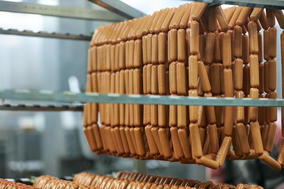 Well Meat: Как в киевской области делают колбасу для крупных торговых сетей Well Meat: Как в киевской области делают колбасу для крупных торговых сетей