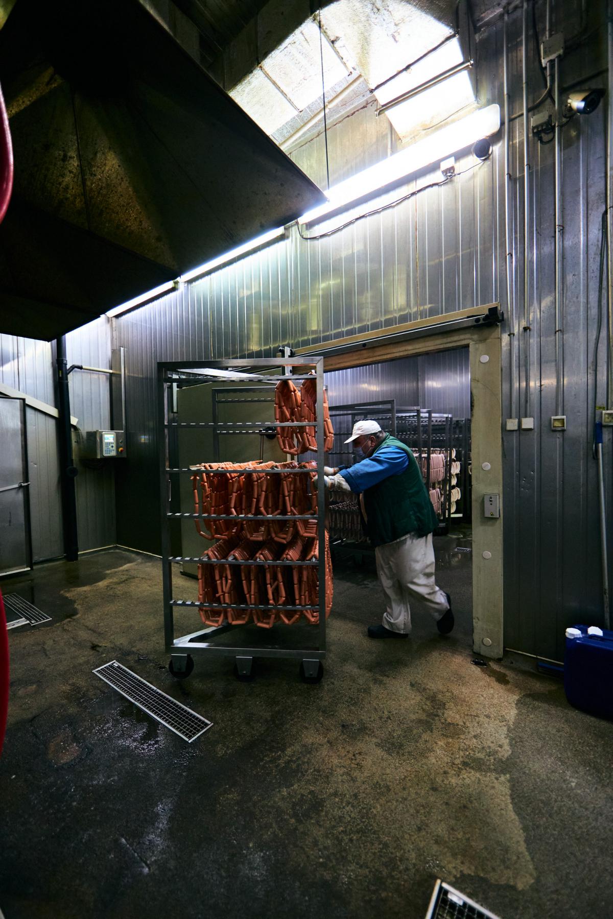 Well Meat: Как в киевской области делают колбасу для крупных торговых сетей Well Meat: Как в киевской области делают колбасу для крупных торговых сетей