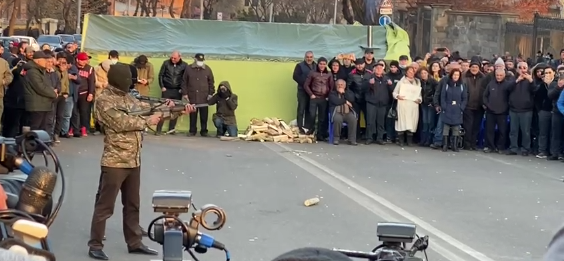 "Розстріл" Пашиняна / скріншот відео "Розстріл" Пашиняна / скріншот відео