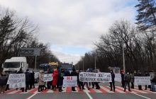 В Полтавской области участники тарифного протеста перекрыли трассу «Киев-Харьков» (фото)