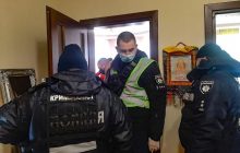 Зарізав та втік: у Києві затримали чоловіка за жорстоке вбивство дружини (фото, відео)