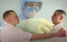 До реклами російської вакцини від коронавірусу залучили в`язнів: вони записали реп (відео)