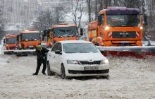 У Києві почався потужний снігопад: столиця готується до удару циклону (відео)