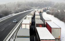 Країни Європи посилюють правила в'їзду через нові штами коронавірусу: на чесько-німецькому кордоні величезні затори (відео, фоторепортаж)