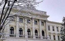 Львівському викладачу, який показував студентам порно, виписали догану і заборонили навчати за його "методикою"