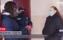 У Львові чоловік розпалює багаття в квартирі без опалення: його сусіди живуть у страху (відео)