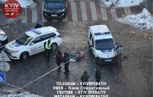 Не поделили дорогу: в Киеве водитель убил пешехода на глазах у прохожих и скрылся (видео 18+)