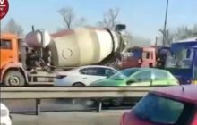 В Києві затор скував рух Наддніпрянським шосе, біля мосту Патона (відео)