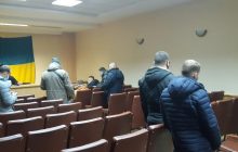 "Почав ф*гачити по голові": учасник акції протесту на Банковій розповів про затримання (фото)