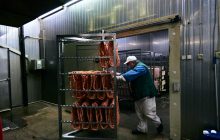 Well Meat: Як в київській області роблять ковбасу для великих торгових мереж