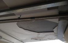 В Киеве на отремонтированной станции "Святошин" посыпалась штукатурка и отпадает плитка