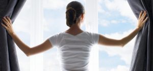 Газета не понадобится: если мыть окна так, они надолго останутся чистыми