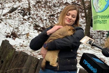 Ukraine's Tymko the Groundhog predicts early spring
