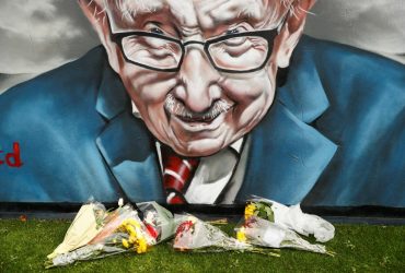 Britain mourns 'hero' Captain Tom Moore
