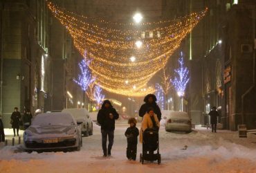 Snowstorm takes Kyiv hostage