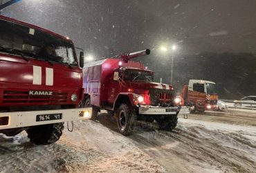 Emergency response teams scramble to deal with heavy snowfall across Ukraine