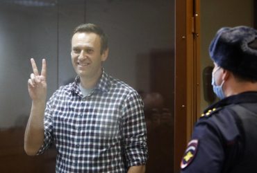 Навального внесли в список террористов и экстремистов России